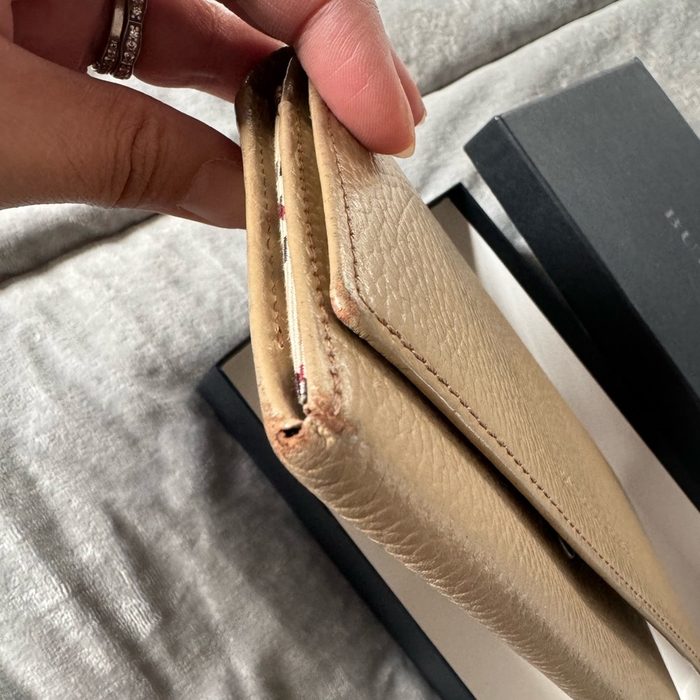 Burberry cream leather wallet - Picture 5 of 6